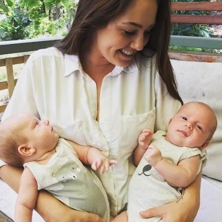 Eliza Curby com os gêmeos - Reprodução/Instagram