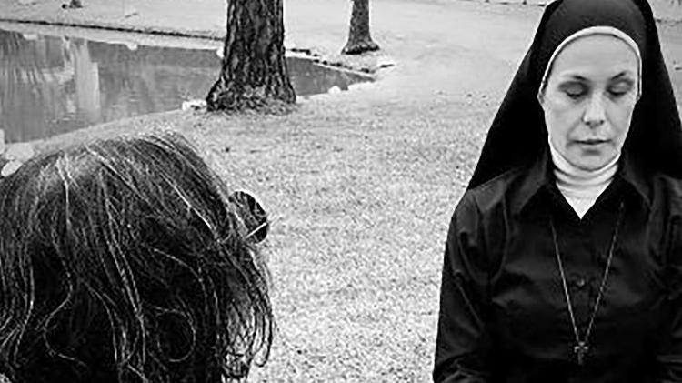 Carolina Ferraz interpreta uma freira no filme de terror "A Gruta" - Divulgação/Instagram/@agrutafilme - Divulgação/Instagram/@agrutafilme