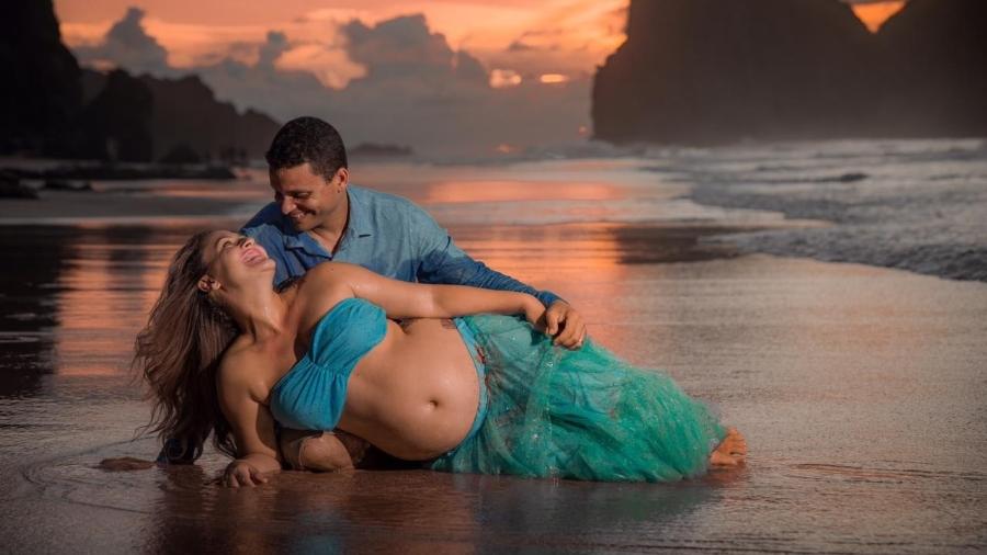 Alyne Luna foi obrigada a deixar Fernando Noronha para dar à luz no Recife - Arquivo pessoal