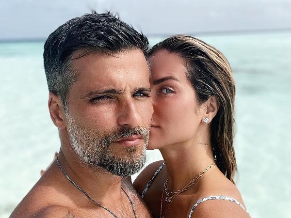 Bruno Gagliasso e Giovanna Ewbank posaram juntos nas Ilhas Maldivas