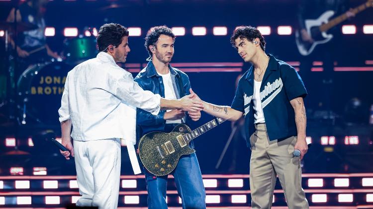 Nick, Kevin e Joe Jonas, os Jonas Brothers, que se apresentam no dia 16/4, no Allianz Parque, em São Paulo