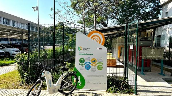 Bicicleta movida a hidrogênio verde produzido em laboratório da Coppe/UFRJ