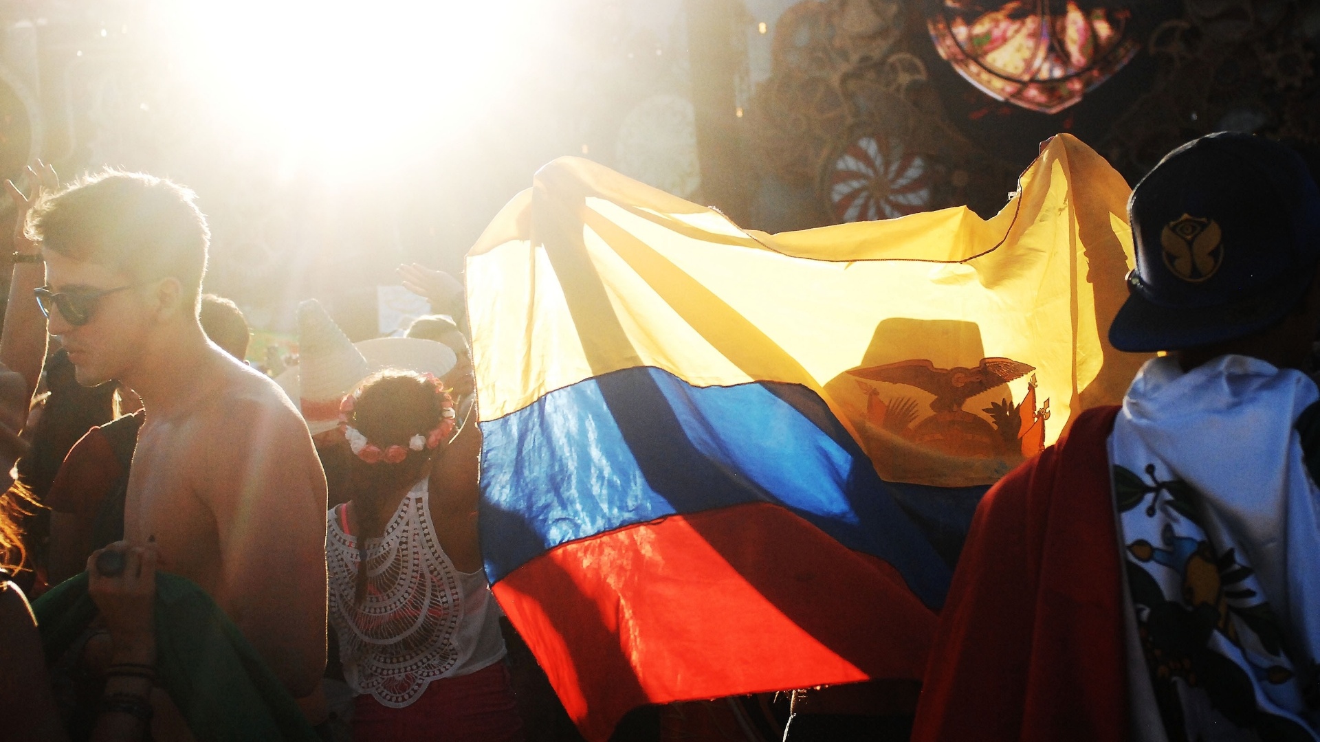 21.abr.2016 - Fãs colombianos aproveitaram a oportunidade para dar uma passada no Tomorrowland 2016 - Reinaldo Canato