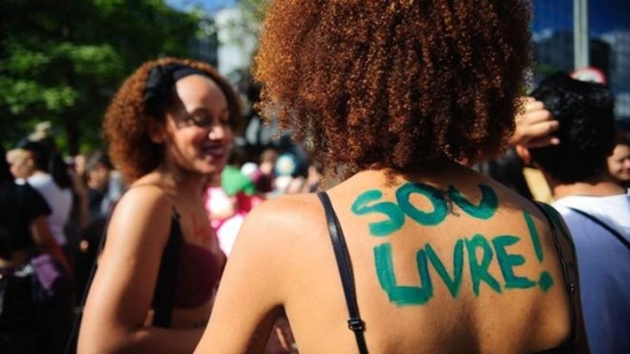 Novo olhar sobre a questão feminina: mulheres vão às ruas para denunciar violência cotidiana - Agência Brasil