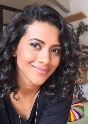 Aline Midlej tem namorado e gosta de ir ao cinema e beber vinho nos momentos de lazer - Reprodução/Facebook - Reprodução/Facebook