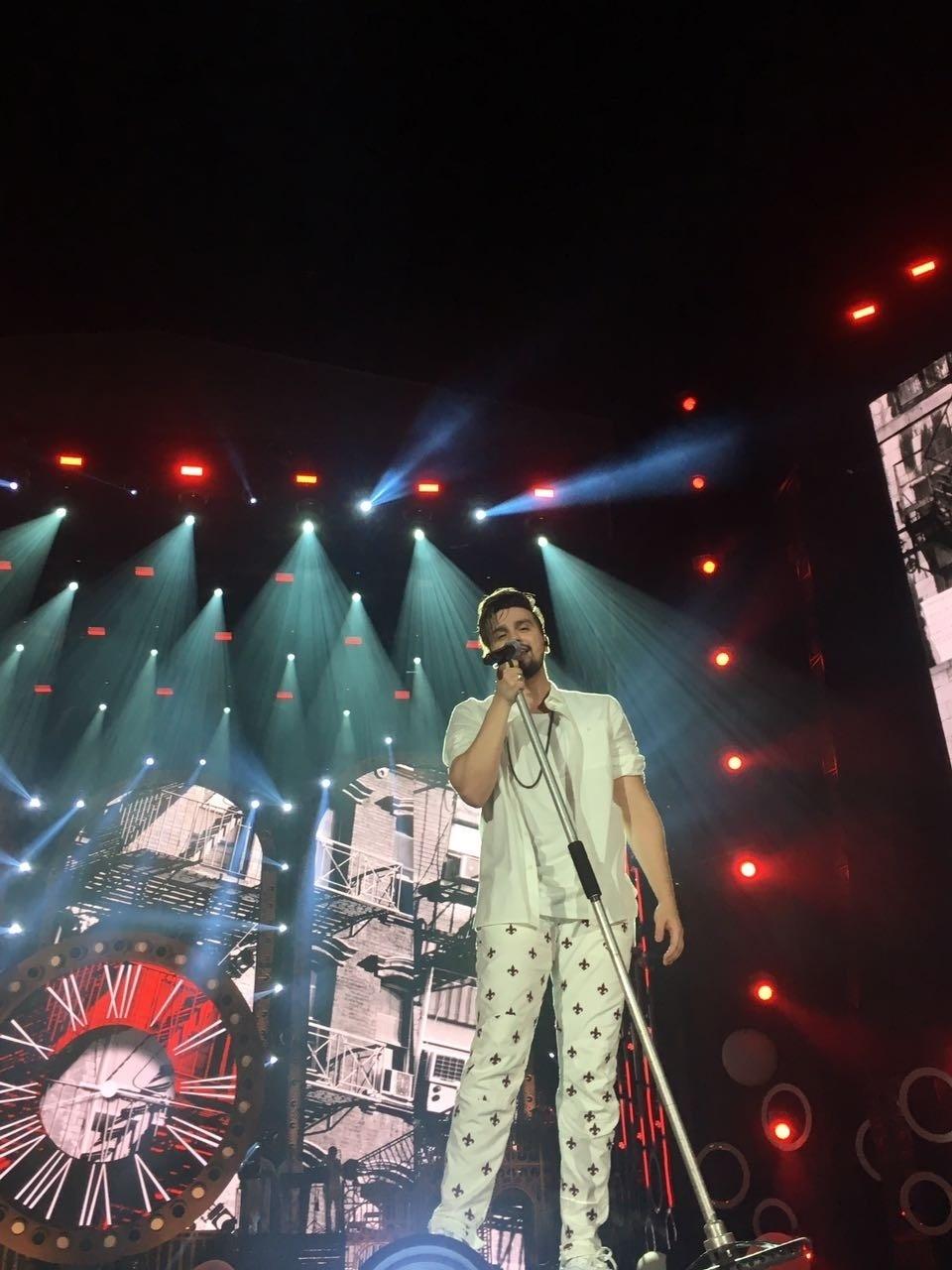Luan Santana canta em gravação do "Show da Virada", programa de fim de ano da Globo, em Belo Horizonte - Rober Lelis/Divulgação
