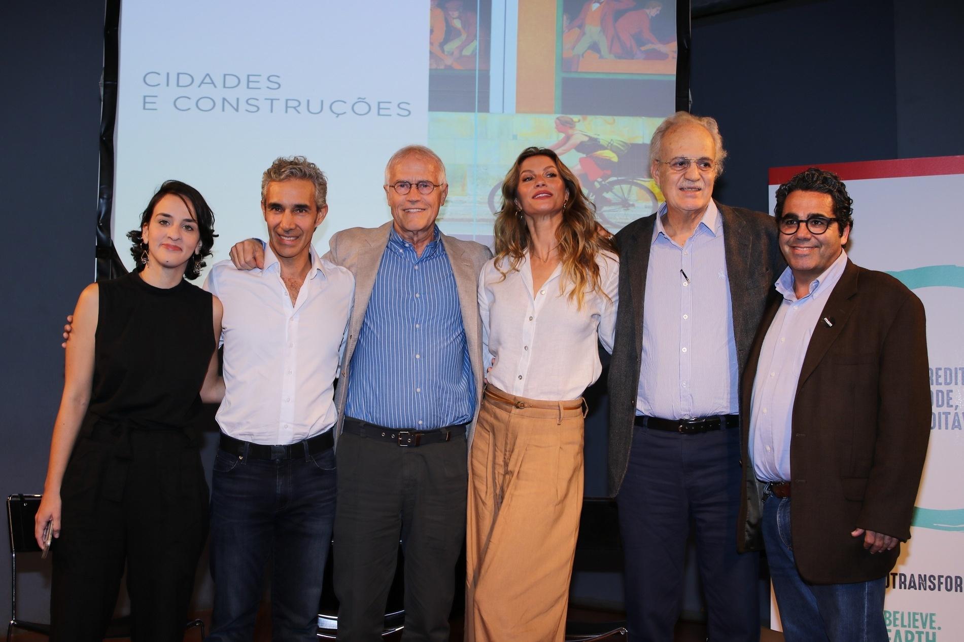 Gisele Bündchen esteve em São Paulo nesta sexta para o lançamento de "Drawdown - 100 Iniciativas Poderosas para Resolver a Crise Climática", livro do ambientalista americano Paul Hawken - Thiago Duran/AgNews