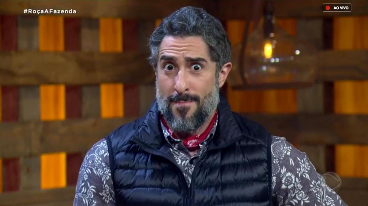 Marcos Mion fala com o público antes da terceira formação de roça - Reprodução/RecordTV