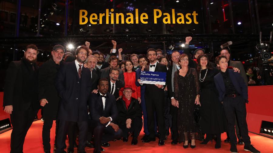 Wagner Moura, elenco e equipe de "Marighella" posam no tapete vermelho do Festival de Berlim antes de sessão de gala do filme, que faz sua estreia mundial na Alemanha - Andreas Rentz/Getty Images