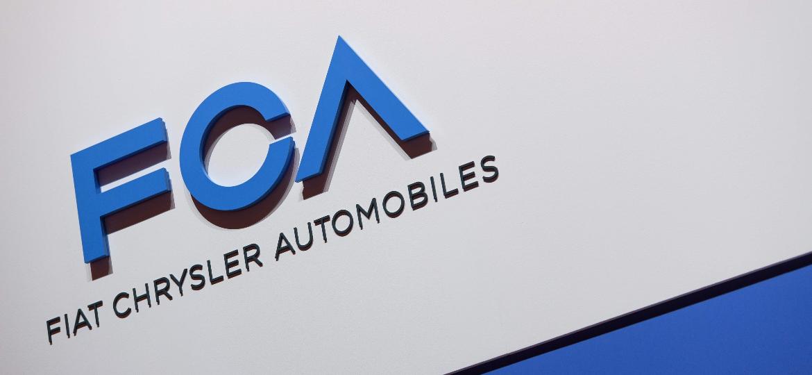 FCA (Fiat Chrysler Automobiles) logo durante o Salão de Genebra - Harold CUNNINGHAM/AFP