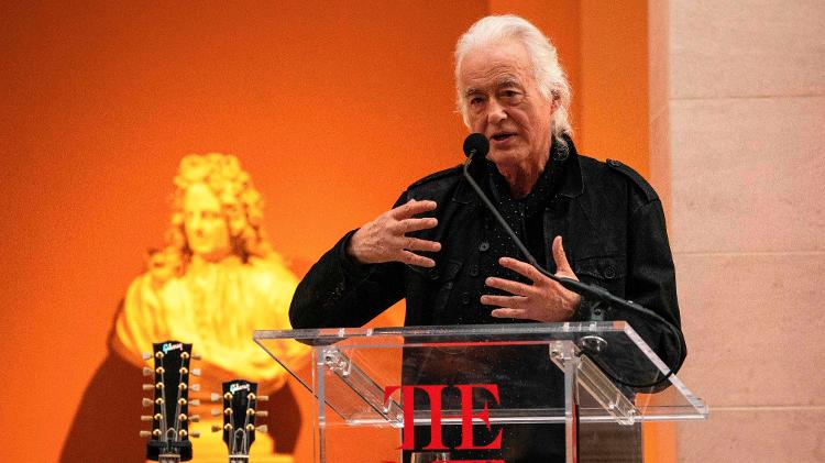 Jimmy Page, guitarrista do Led Zeppelin, fala durante a abertura da exposição para a imprensa - Don Emmert/AFP - Don Emmert/AFP