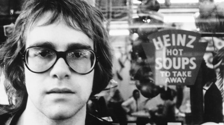Elton John por volta de 1970 - Michael Ochs Archives/Getty Images - Michael Ochs Archives/Getty Images