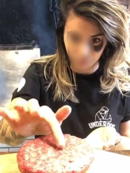 Vídeo em que funcionária é "agredida por chef de cozinha", em casa de carnes de São Paulo - Reprodução/Instagram