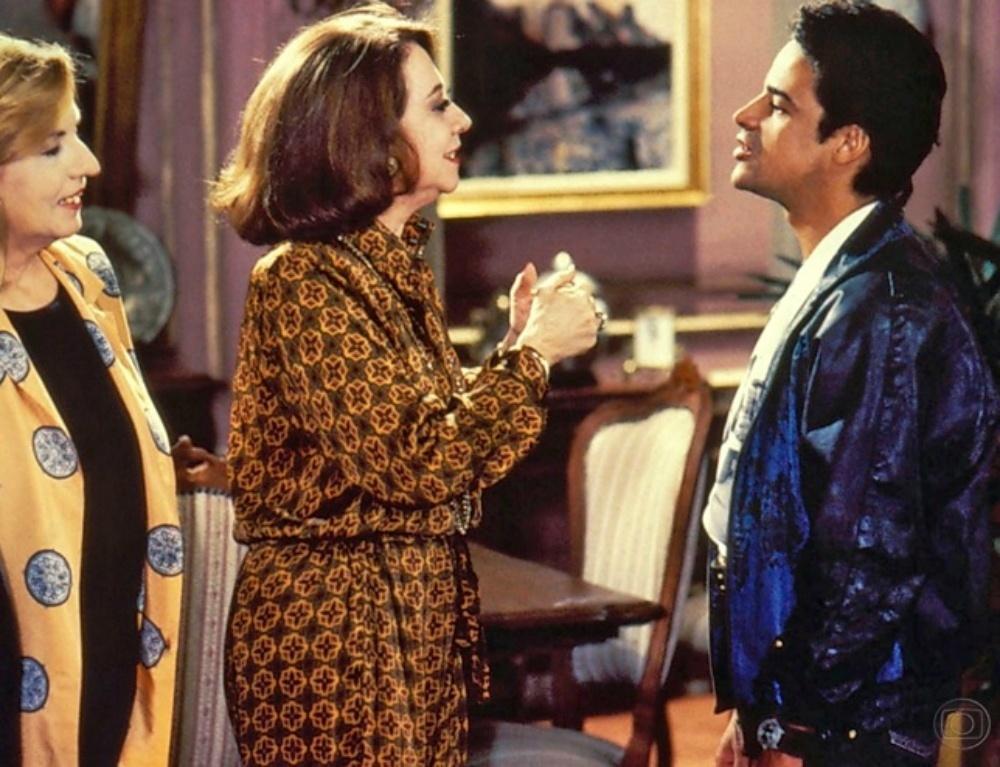 O Dono do Mundo (1991): "Olga, minha cafetina, foi inspirada numa bela paulista quatrocentona que de fato dominou a alta prostituição oficiosa no Rio. Instruía as meninas a não receberem pagamento em dinheiro. Que pagassem com jóias, imóveis, viagens" - Divulgação/Globo