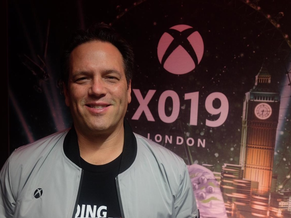 Phil Spencer joga Sea of Thieves