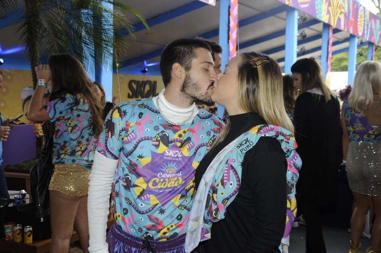 Carol Dantas e Vinicius Martinez no Carnaval da Cidade, em São Paulo - Eduardo Martins/AgNews