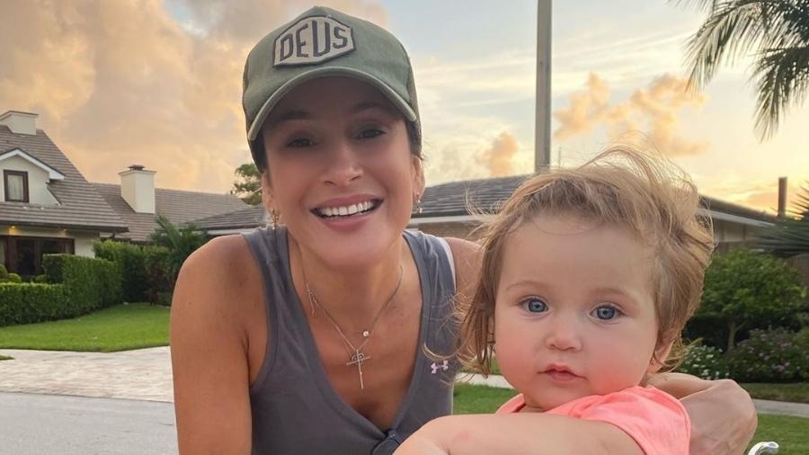 Claudia Leitte posou ao lado da filha em passeio - Reprodução/Instagram @claudialeitte