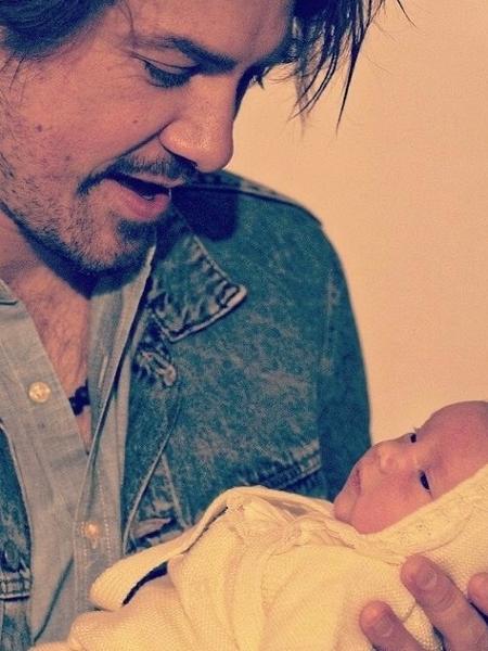 Taylor Hanson anunciou o nascimento da filha em seu Instagram - Reprodução/Instagram