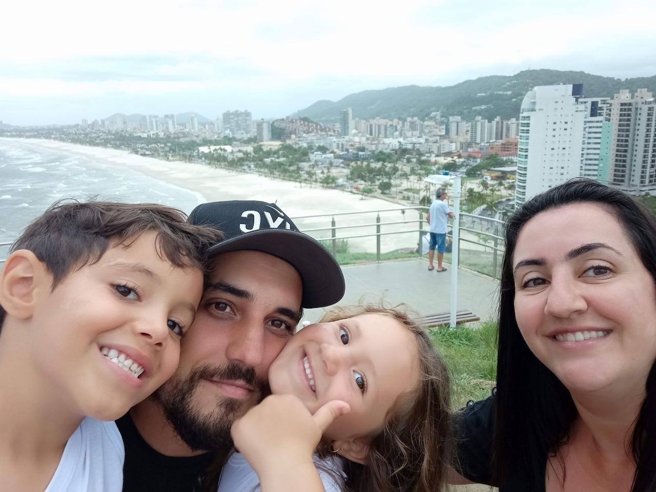 Brigando Com a Mãe - Renato Ruiz 