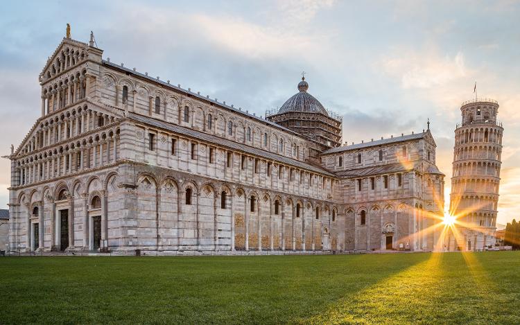 O Duomo e a Torre de Pisa, na Itália