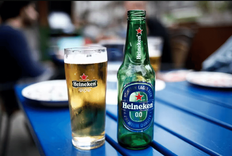 Com o aumento da demanda, a maioria das marcas globais de cerveja agora oferece substitutos sem álcool