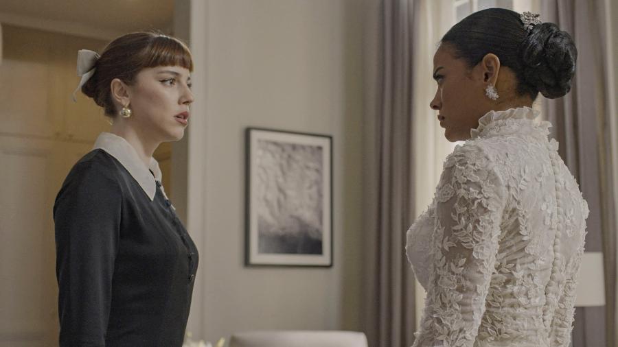 Solange (Alice Wegmann) e Fátima (Bella Campos) se enfrentam em 'Vale Tudo' Solange (Alice Wegmann) e Fátima (Bella Campos) se enfrentam em 'Vale Tudo'