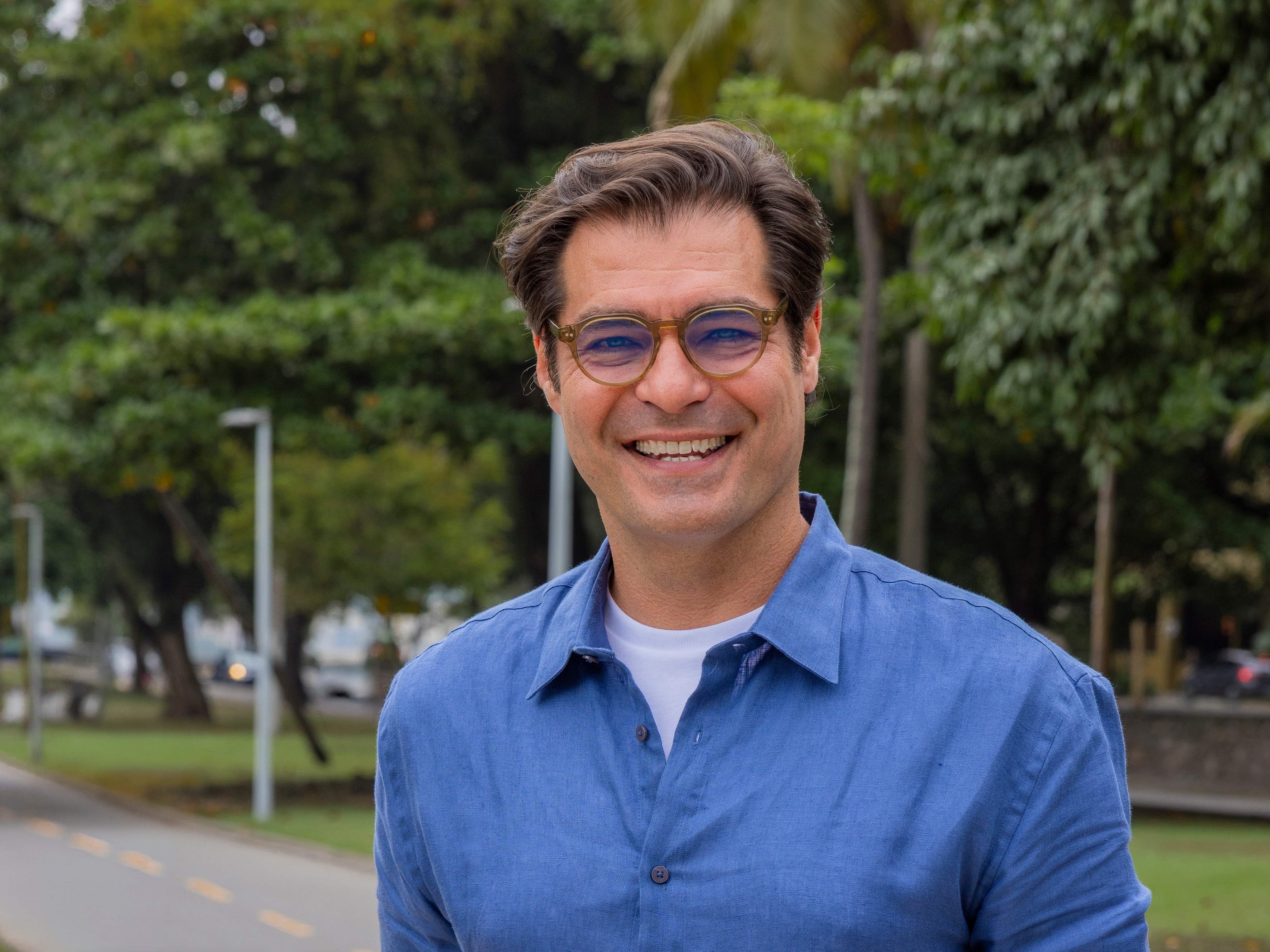 Thiago Lacerda fala sobre rótulo de galã, paternidade e volta às novelas: 'me sinto em casa'