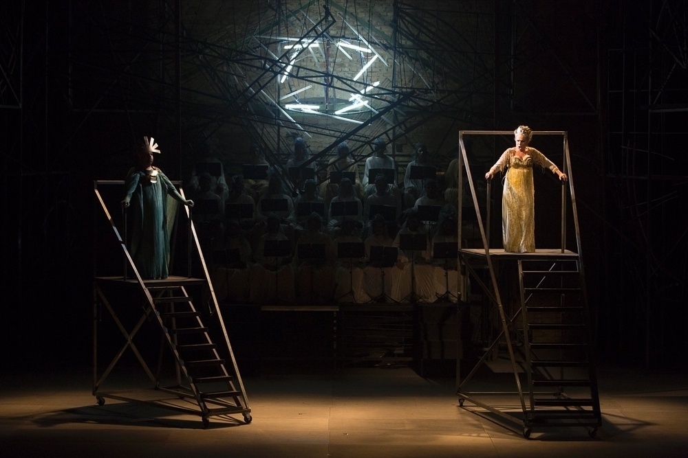 Cena da ópera "Édipo Rei", de Stravinsky - Heloísa Bortz