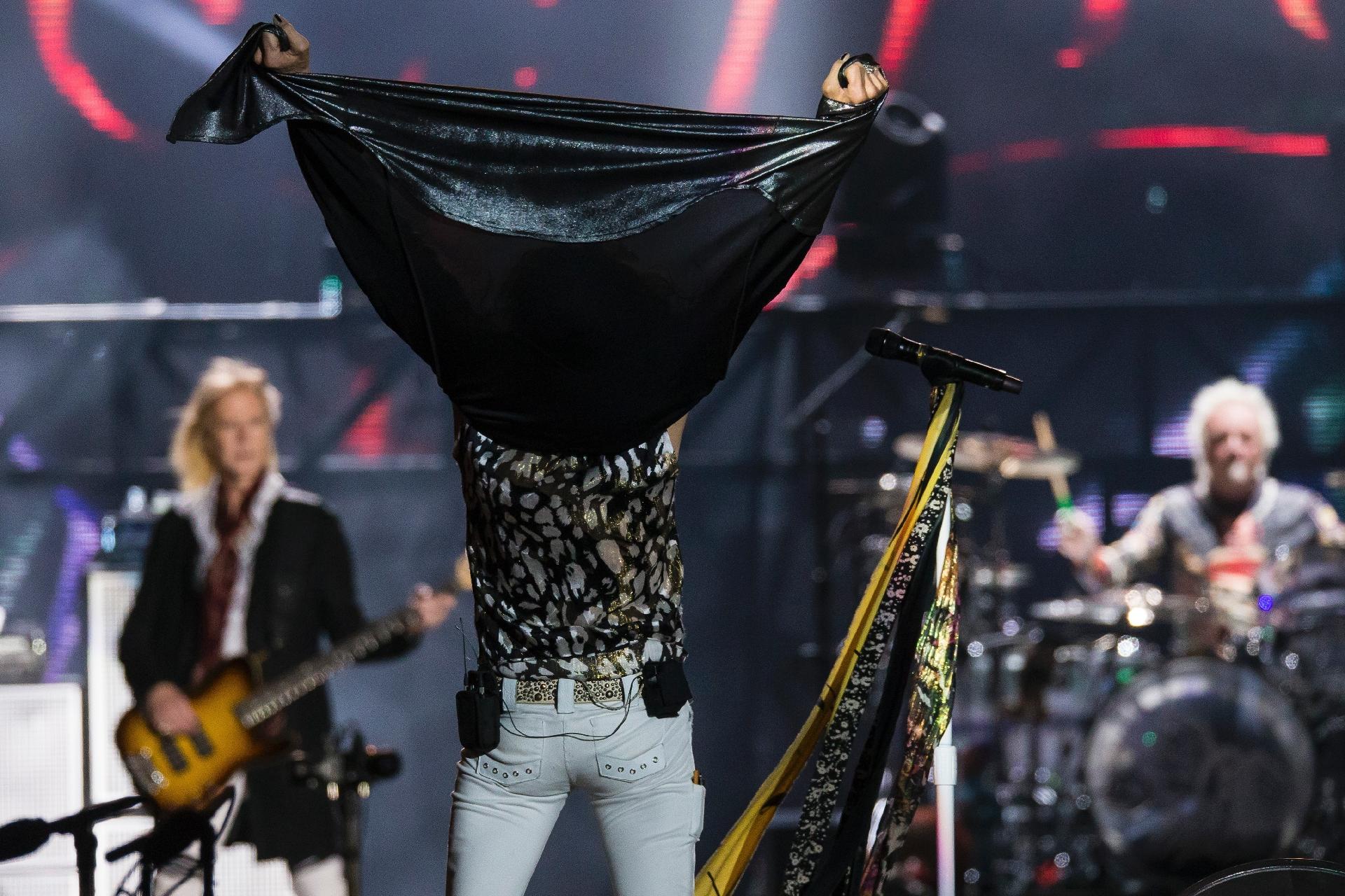 Os sexagenários voltaram ao Brasil um tanto endiabrados e fizeram um dos shows mais enérgicos do festival até então. Em especial, o carismático front man, Steven Tyler - Bruna Prado/UOL