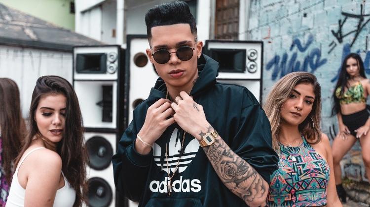 Filho de Valesca Popozuda no clipe de "Acompanha o Beat" - Divulgação - Divulgação