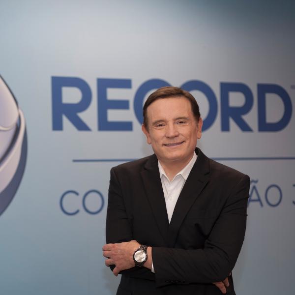 Roberto Cabrini acertou um novo contrato com a Record TV