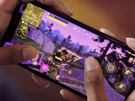 Após Apple banir jogo, iPhone com Fortnite é vendido por até R$ 38 mil