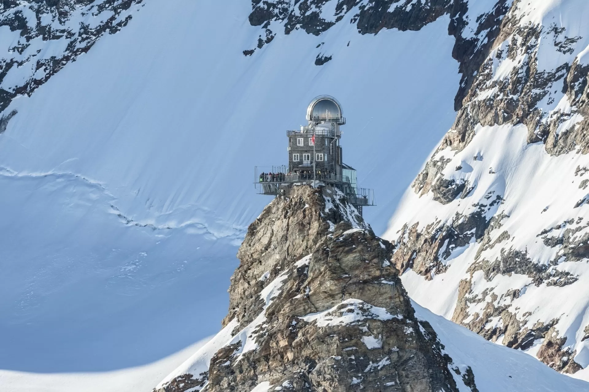 Estação de Jungfraujoch, que também conta com um dos mais altos observatórios do mundo, em Fieschertal, Valais, na Suíça - VogelSP/Getty Images/iStockphoto