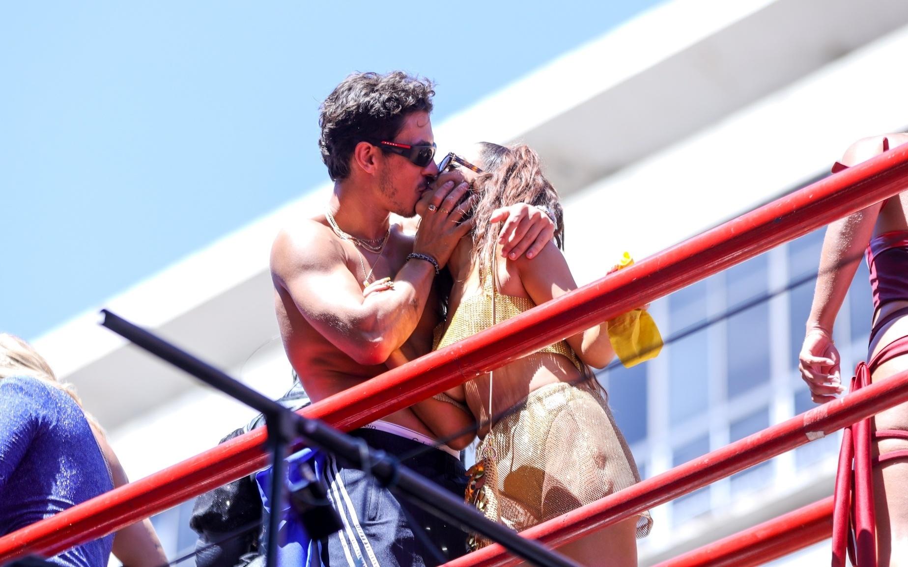 Giovanna Lancelotti e Gabriel David se beijam no trio Fervo da Lud - Thyago Andrade/ Agência Brazilnews