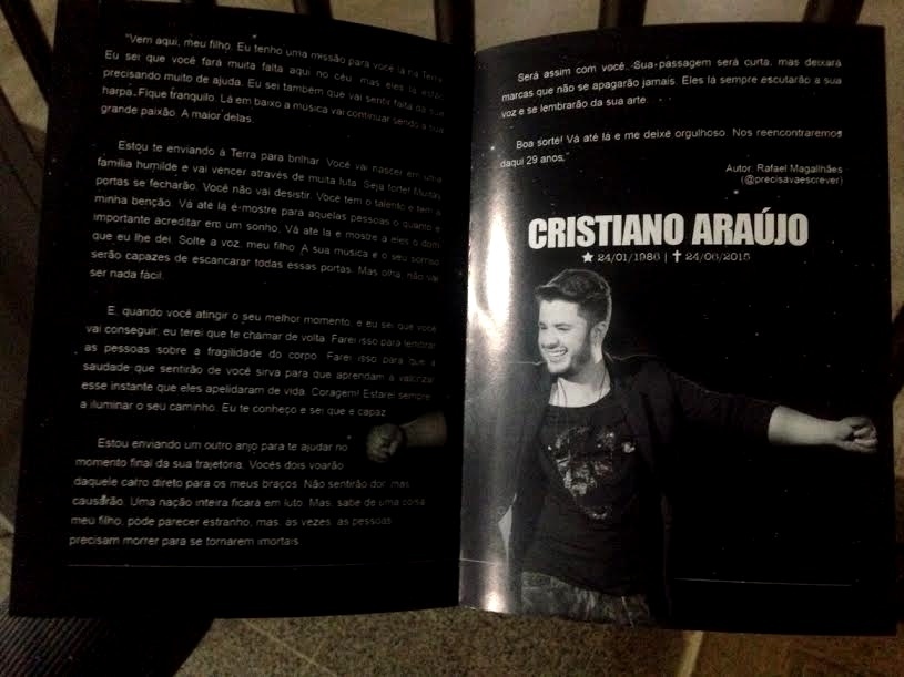 Folheto distribuído na missa de sétimo dia de Cristiano Araújo, na paróquia Nossa Senhora da Assunção, em Goiânia - Luciana Vitorino/UOL
