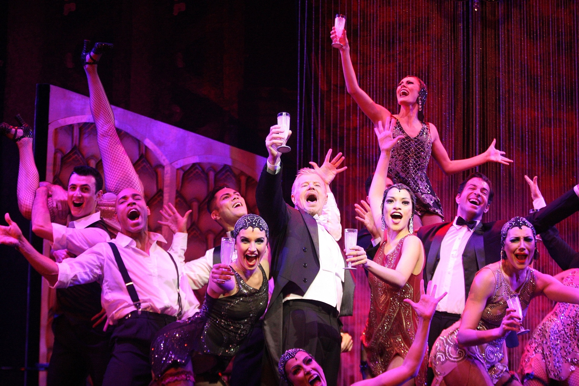 Cena do musical "Antes Tarde do que Nunca", com Miguel Falabella e Simone Gutierrez - Reinaldo Canato/UOL