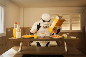Fotógrafo espanhol Jorge Pérez Higuera cria série "The Other Side", que flagra o cotidiano imaginário dos stormtroopers - Jorge Pérez Higuera/www.perezhiguera.com