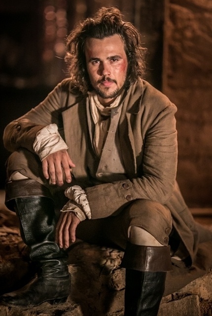 Xavier (Bruno Ferrari) - Jovem recém-formado como médico, passou seis anos em Coimbra. Volta ao Brasil para atuar como médico e se casar com Branca (Nathália Dill), a quem foi prometido antes de viajar - Paulo Belote/ Tv Globo