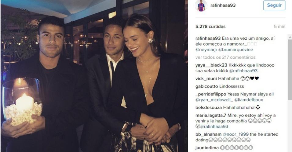 Rafinha, do Barcelona, posta foto com Neymar e Bruna Marquezine e brinca com vela: 