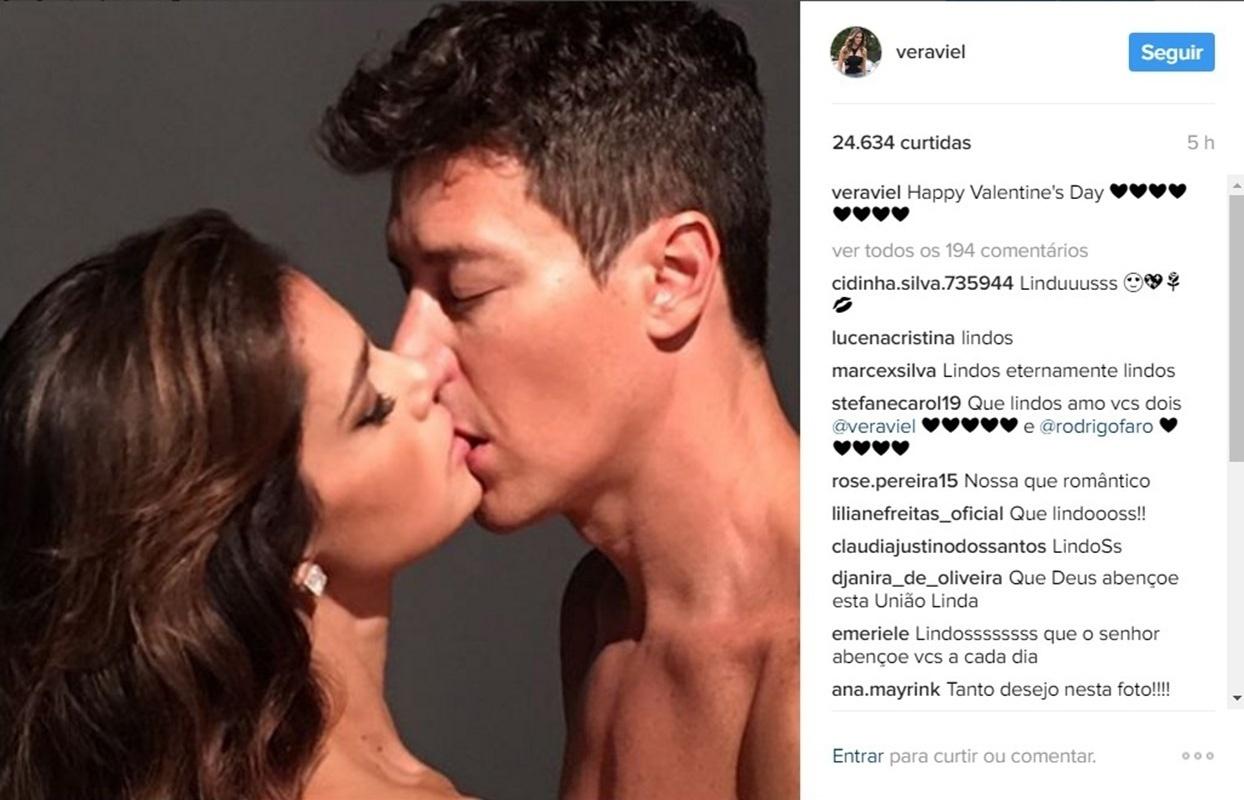 Vera Viel mostrou um clique sensual com o marido, Rodrigo Faro, para comemorar o Valentine's Day. "Feliz dia dos namorados", escreveu - Reprodução/Instagram
