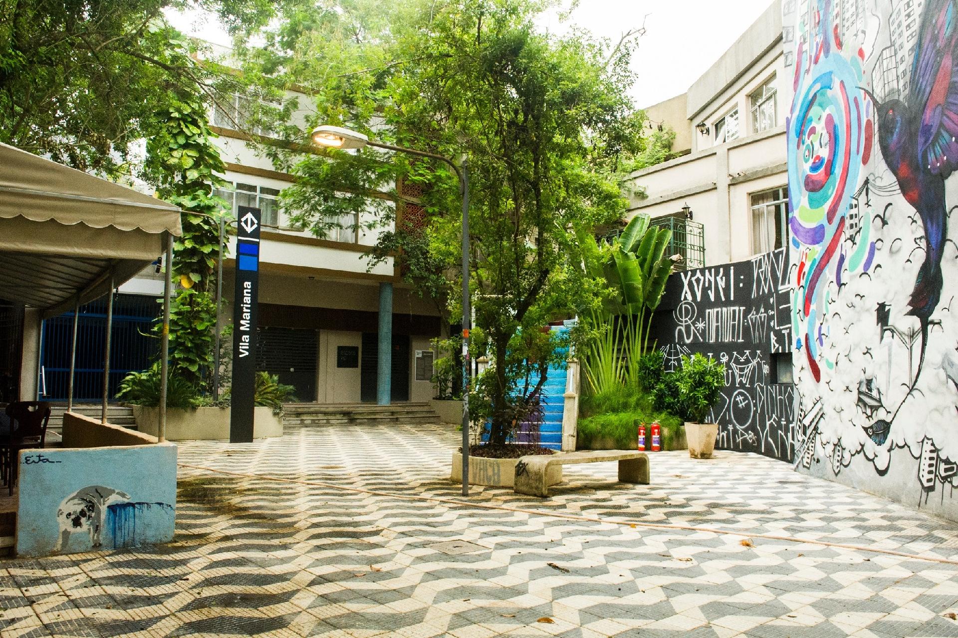 Ruas da Vila Mariana, bairro da zona sul de São Paulo, foram reproduzidas na maior cidade cenográfica já criada para uma temporada de "Malhação" - João Miguel Junior/Globo/Divulgação