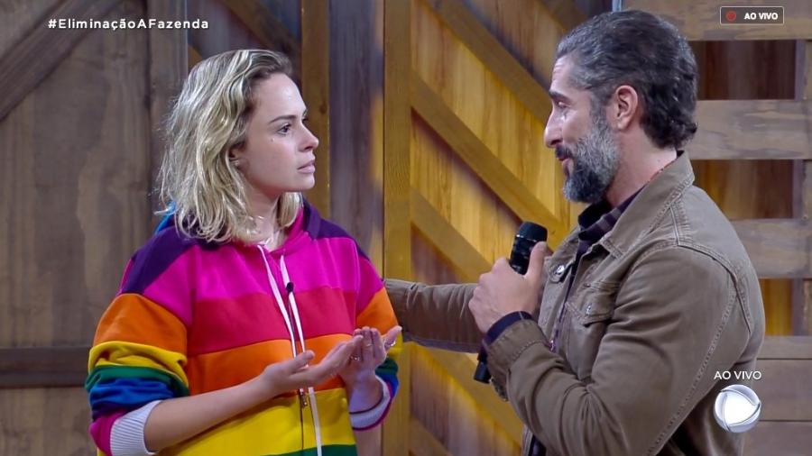 Ana Paula Renault conversa com o apresentador Marcos Mion - Reprodução/RecordTV