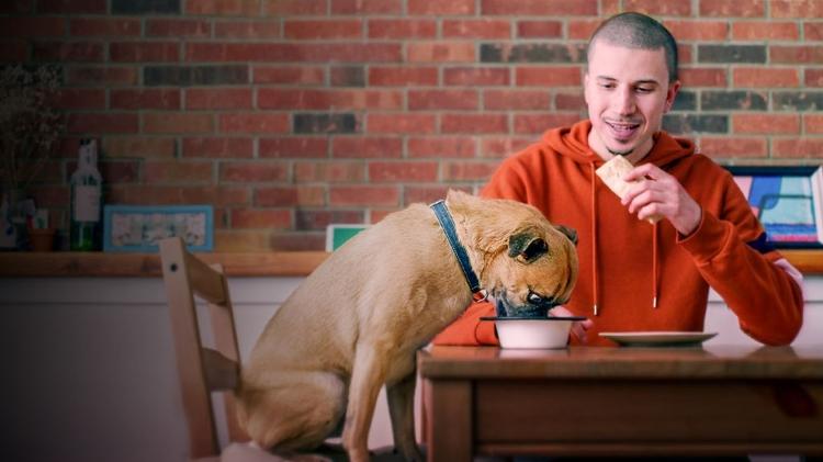 Cena da série "It's Bruno", da Netflix, com o ator Solvan "Slick" Naim - Divulgação - Divulgação
