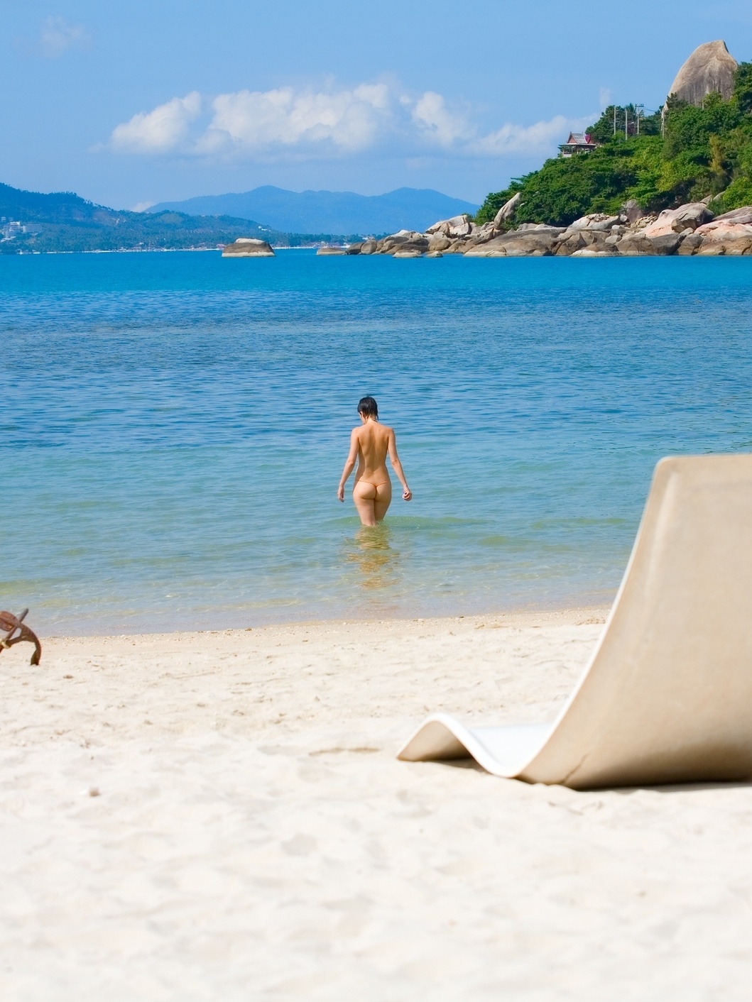 As aventuras de lizzie na praia de nudismo