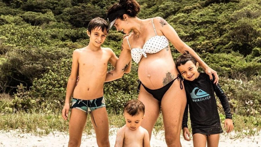 Letícia Barros, mulher de Juliano Cazarré, e família - Instagram