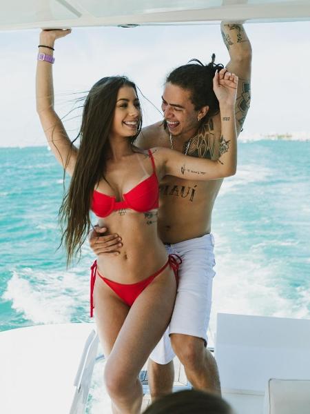 Whindersson Nunes e Maria Lina durante passeio de barco  - Reprodução/Instagram