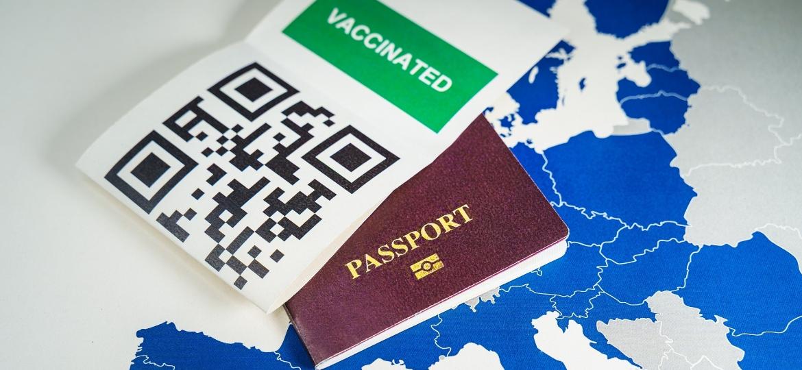 O certificado vai permitir viajar pelos 27 países da UE e quatro países associados à iniciativa - Getty Images/iStockphoto