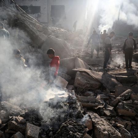 Bombardeio em Gaza durante guerra entre Israel e Palestina