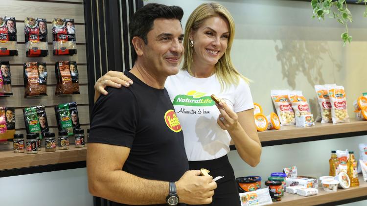 Ana Hickmann e Edu Guedes participam de evento no Rio de Janeiro