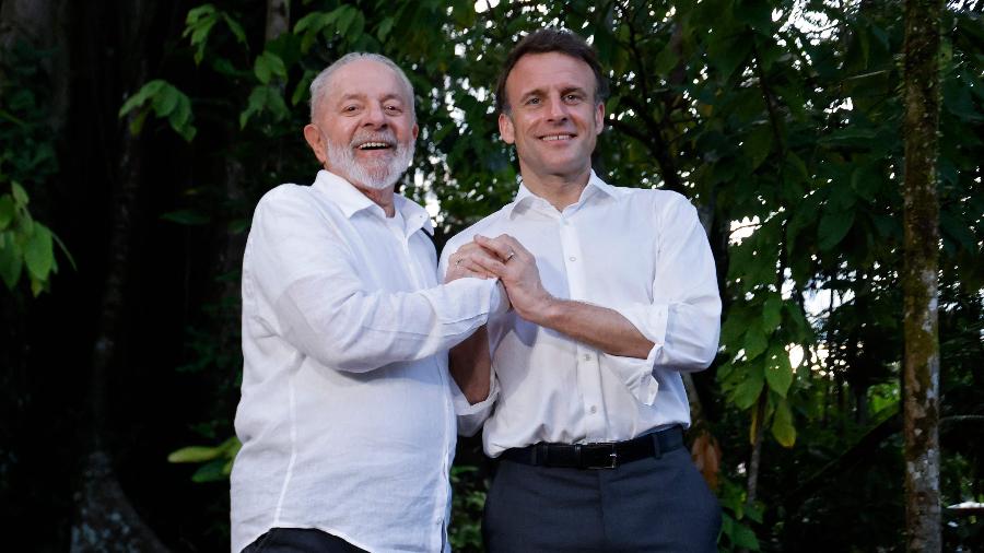 Lula e Macron na chegada à ilha do Combu